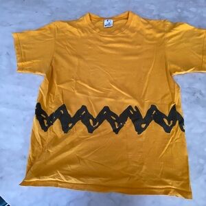 Peanuts Cedar Fair Charlie Brown T-Shirt with Black Zigzag Design all around